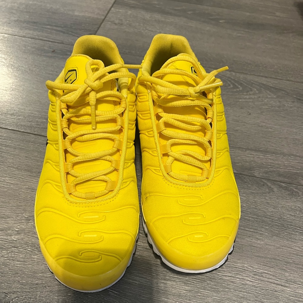 Women’s Nike Airmax plus 8.5